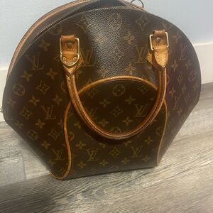 Louis Vuitton Monogram Ellipse MM